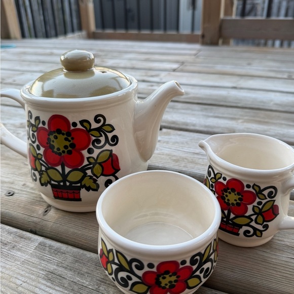 Sadler England Teapot Set  Retro Red Flower Design 1970s Staffordshire Pottery - Picture 1 of 10